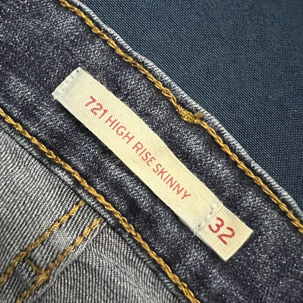 LEVIS 721 High Rise Skinny - Picture 3 of 3